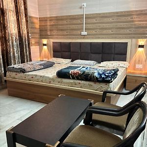 Dream Land Hotel